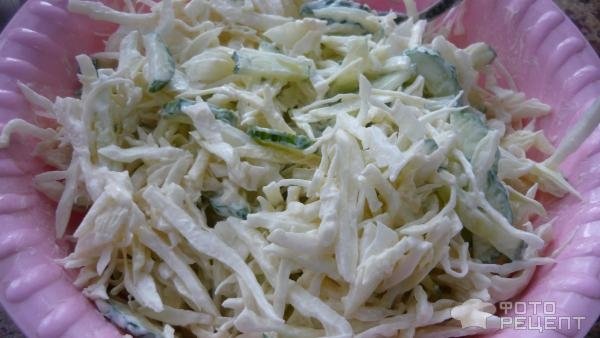 Рецепт: Салат с капустой, огурцами - И кукурузой